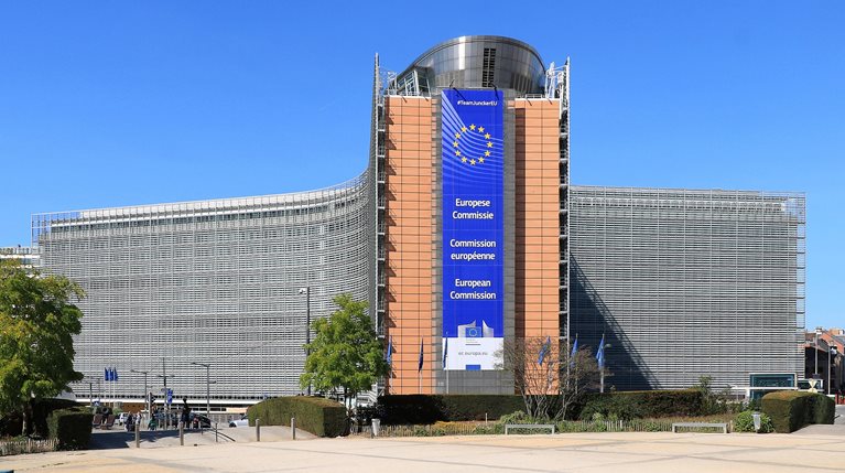 Outsmarting Illicit Trade with Digital Tracking for European Commission hero image