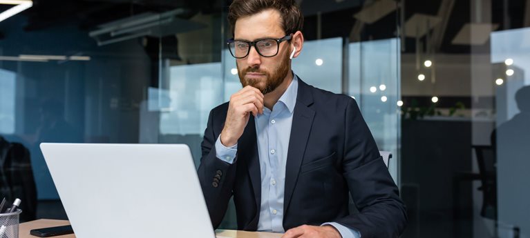 NIS 2 klepe na dveře: Máte pod kontrolou řízení dokumentů? hero image