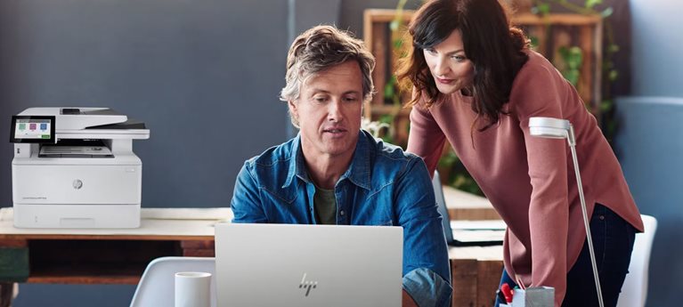 Tiskárny HP LaserJet pro firmu všech velikostí: Jak vybrat ten správný model? hero image