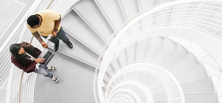 Bezpečný prístup pre akéhokoľvek používateľa odkiaľkoľvek. Jednoducho a bez kompromisov hero image