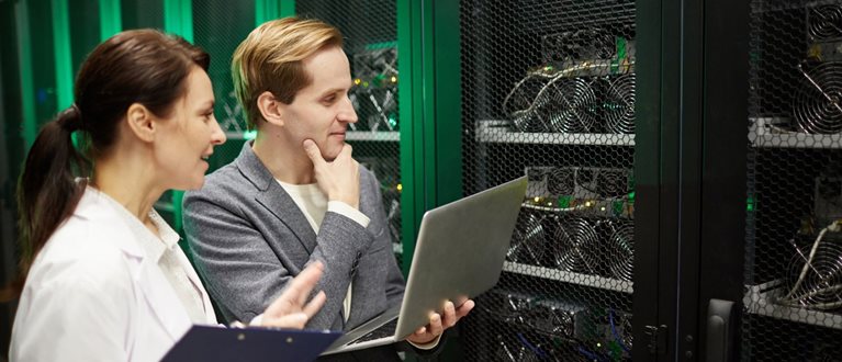 Väčšia kapacita, výkon, predvídateľné prevádzkové náklady. Tak môže vyzerať vaše nové dátové centrum hero image