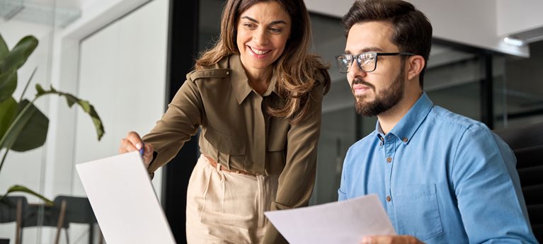 Proč potřebujete DMS, i když máte Microsoft Dynamics 365: komplexní řešení pro správu dokumentů hero image