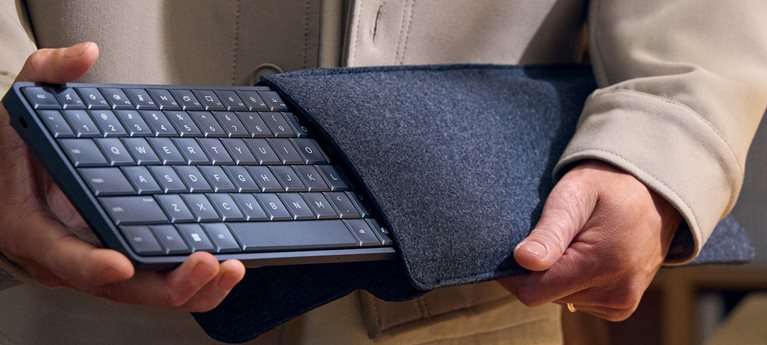 HP EliteBoard G1a: tichý a kompaktný firemný PC pre moderné pracoviská hero image