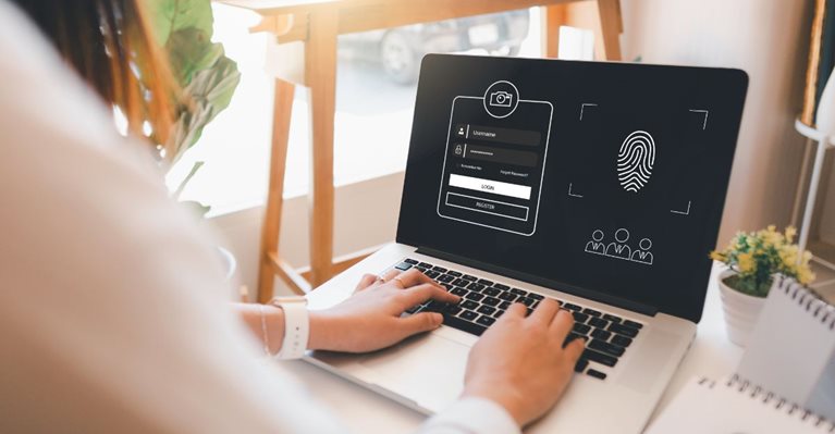 Umelá inteligencia ako zbraň v rukách útočníkov. Naučme sa, ako ich odhaliť. hero image