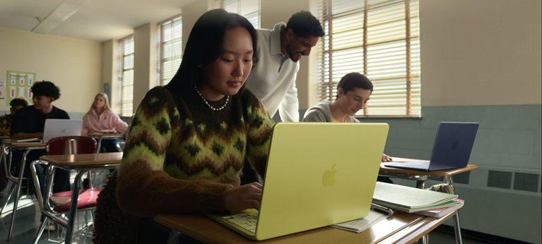 MacBook Neo: Mac, ktorý dáva zmysel aj v školách hero image